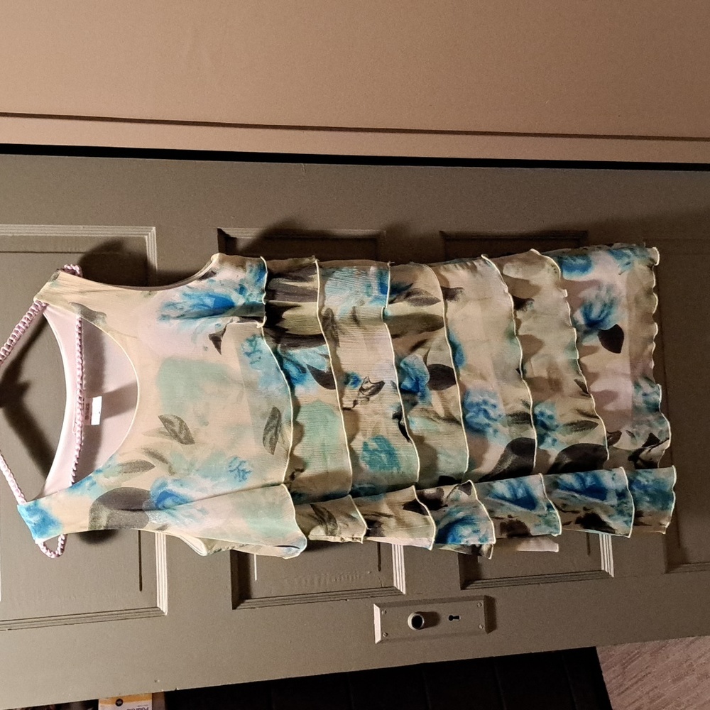 Floral shift dress